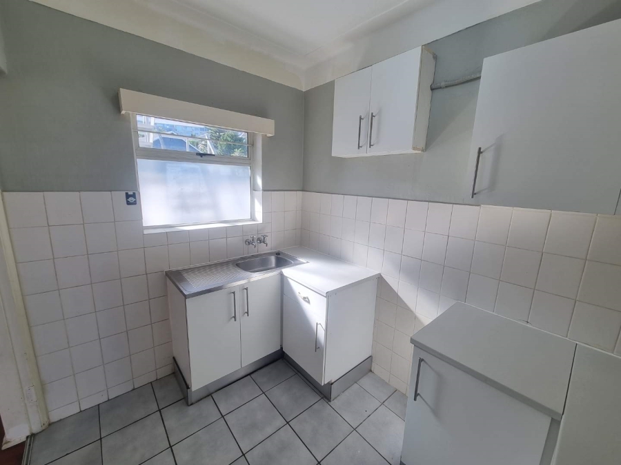 To Let 1 Bedroom Property for Rent in Camps Bay Western Cape